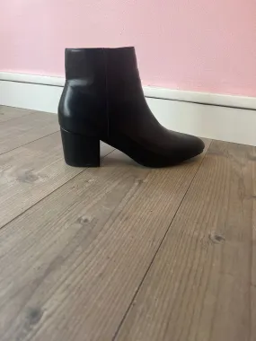 Bottines noires talon
