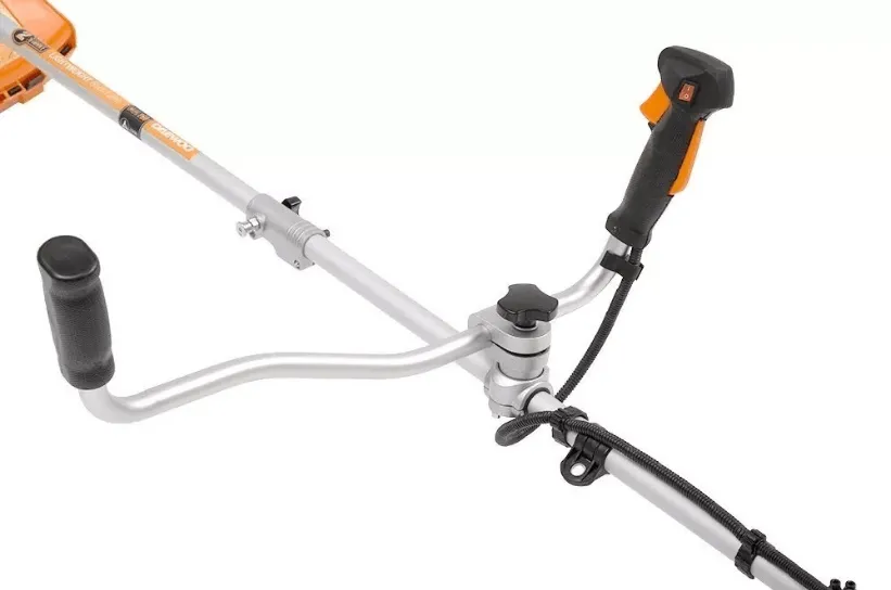 Debroussailleuse a gazon essence 1200ML (téte de fil+disque 3d) Réf: DABC430 ** DAEWOO