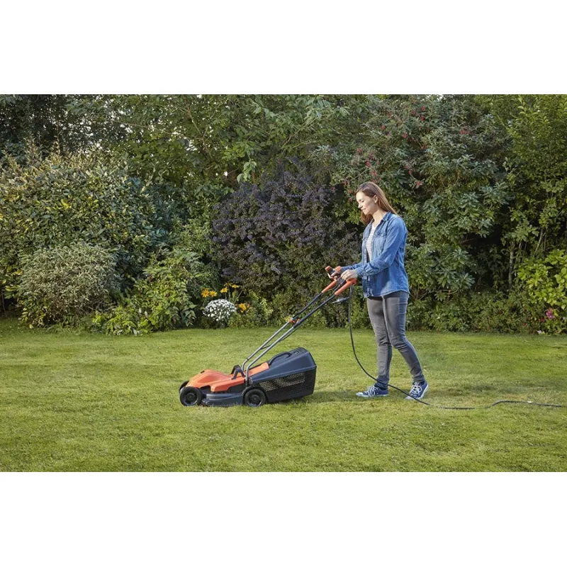 Tondeuse à gazon électrique 1200W B+D Coupe 32cm BEMW451BH-QS Surfaces jusqu'à 600m²
